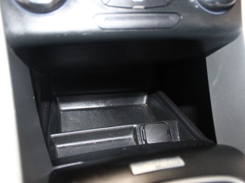 Used 2014 Ford Fusion SE FWD image 17