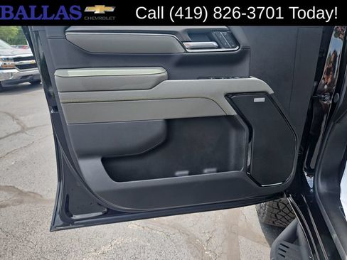 Certified 2025 Chevrolet Silverado 2500 ZR2 AWD/4WD image 10