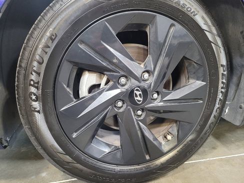 Used 2023 Hyundai Elantra SEL FWD image 31