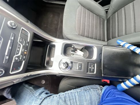 Used 2020 Ford Fusion SE image 19