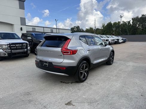 Used 2023 Volvo XC40 B5 Core AWD/4WD image 5