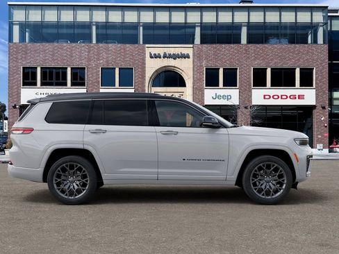 New 2026 Jeep Grand Cherokee L Summit w/ Obsidian Package AWD/4WD image 21
