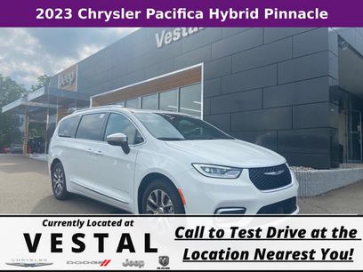 New 2023 Chrysler Pacifica Pinnacle