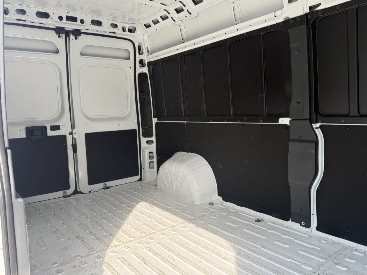 Used 2026 RAM ProMaster 2500 w/ Convenience Group FWD image 11