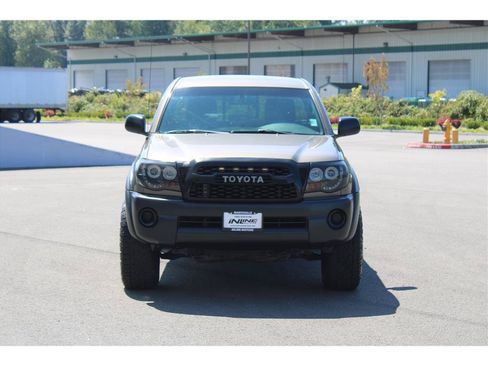 Used 2011 Toyota Tacoma 4x4 Regular Cab image 5