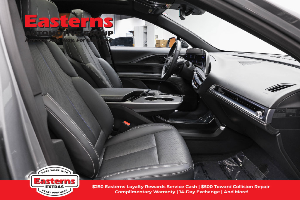 Used 2024 Cadillac Lyriq Luxury AWD/4WD image 27