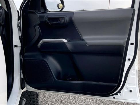 Used 2020 Toyota Tacoma SR5 image 22