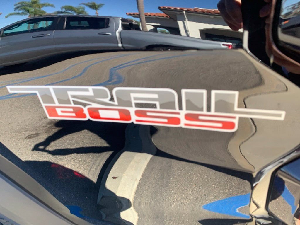 Used 2023 Chevrolet Colorado Trail Boss w/ Technology Package AWD/4WD image 9