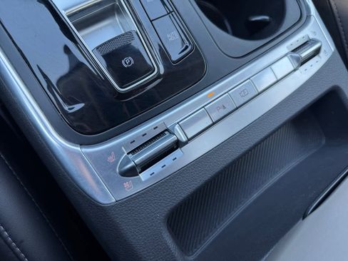 Used 2025 Kia Carnival SX image 5