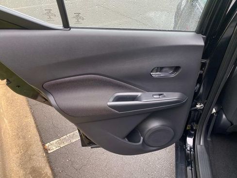 Used 2020 Nissan Kicks SV FWD image 10