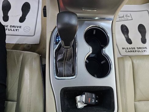 Used 2018 Jeep Grand Cherokee Overland RWD image 37