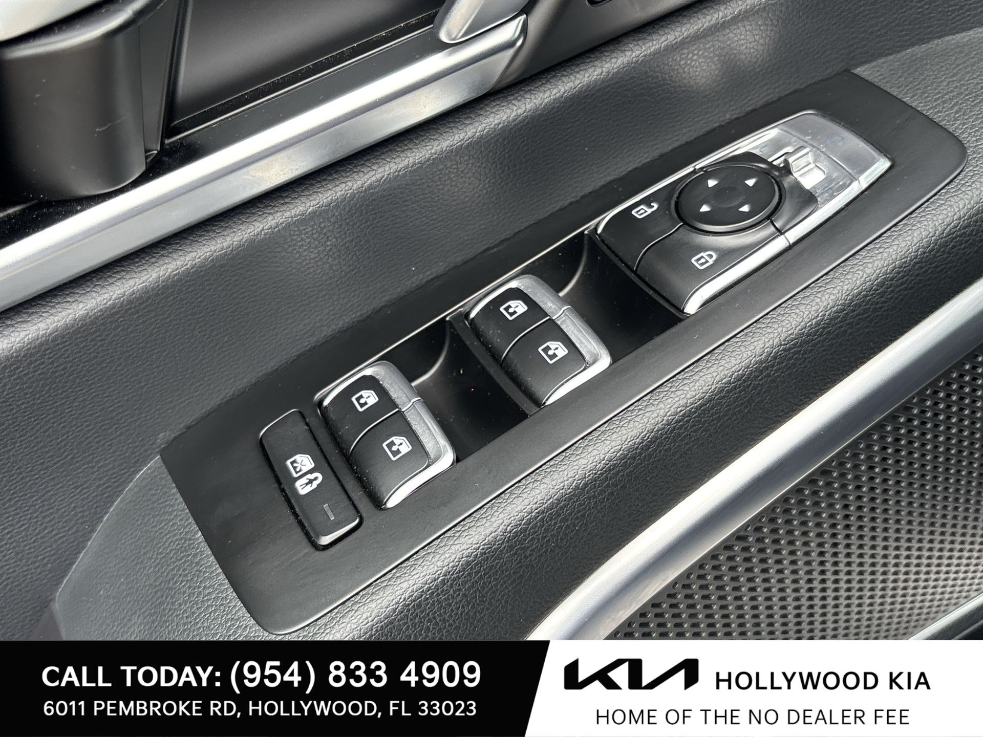 Used 2025 Kia Telluride SX w/ SX Captain's Chair Package AWD/4WD image 15