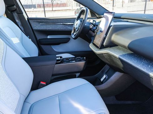 New 2026 Volvo EX30 Ultra w/ Climate Package image 17