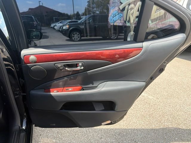 Used 2007 Lexus LS 460 L RWD image 25