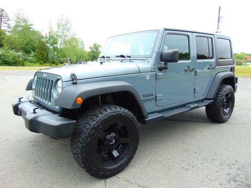 Used 2015 Jeep Wrangler Unlimited Sport w/ Quick Order Package 24S AWD/4WD image 27