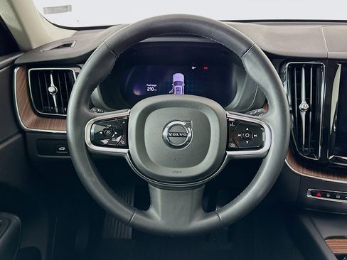Used 2024 Volvo XC60 B5 Plus w/ Protection Package Premier image 18