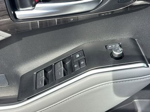 New 2026 Toyota Highlander Platinum image 15