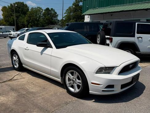 Used 2013 Ford Mustang Coupe RWD image 1