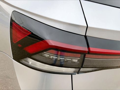 New 2026 Volkswagen Taos SE AWD/4WD image 14