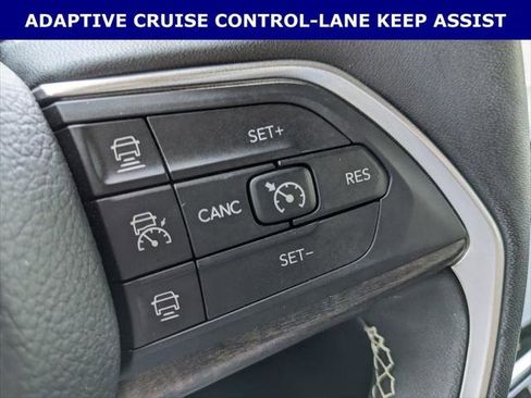 Certified 2025 Jeep Grand Cherokee L Limited w/ Luxury Tech Group II RWD image 16