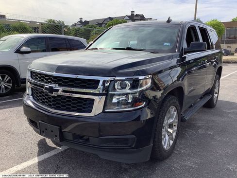 Used 2019 Chevrolet Tahoe LS w/ Enhanced Driver Alert Package image 4