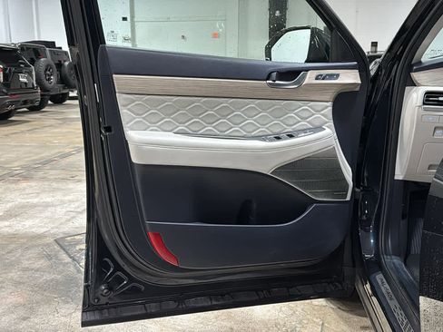 Used 2021 Hyundai Palisade Calligraphy image 11