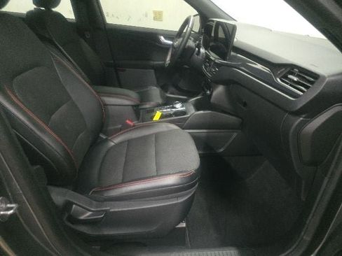 Used 2024 Ford Escape ST-Line w/ Tech Pack #1 AWD/4WD image 3