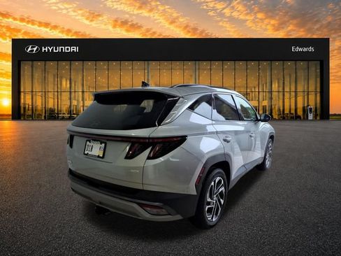 Certified 2025 Hyundai Tucson Limited AWD/4WD image 7