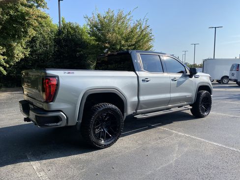 Used 2025 GMC Sierra 1500 Elevation w/ Elevation Premium Package AWD/4WD image 9