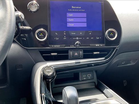 Used 2024 Lexus NX 250 FWD w/ Towing Package (2000 Lbs) image 35
