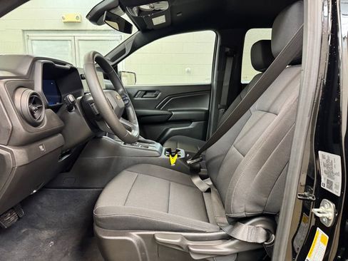 Used 2024 Chevrolet Colorado W/T image 13