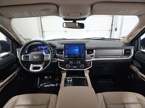 Used 2022 Ford Expedition XLT AWD/4WD image 32