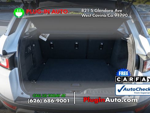 Used 2017 Land Rover Range Rover Evoque SE image 11