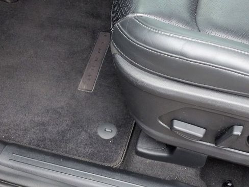 Used 2022 Kia Sorento S FWD image 36
