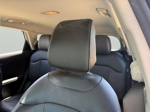 Used 2025 Kia Sportage EX FWD image 12