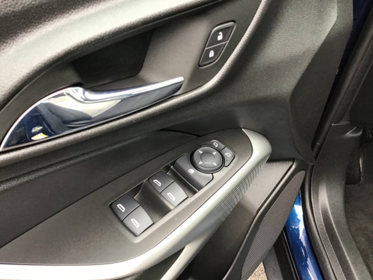Used 2024 Chevrolet Trax LS w/ LS Convenience Package FWD image 11