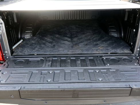 Used 2024 Ford F250 Platinum w/ FX4 Off-Road Package AWD/4WD image 18