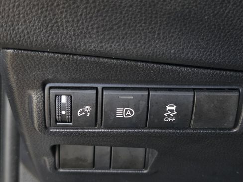 Used 2026 Toyota Corolla Cross LE FWD image 25