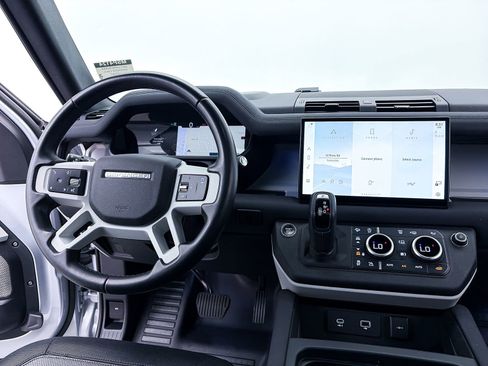 Used 2023 Land Rover Defender 130 X-Dynamic SE AWD/4WD image 6