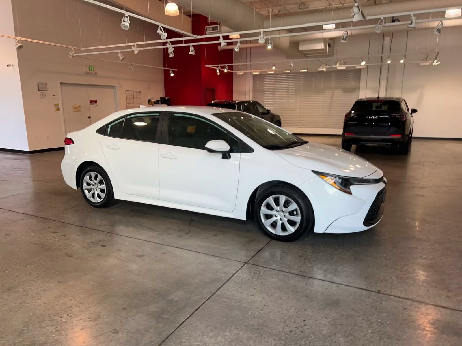 Used 2025 Toyota Corolla LE FWD image 2
