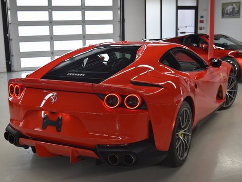 Used 2020 Ferrari 812 Superfast image 7