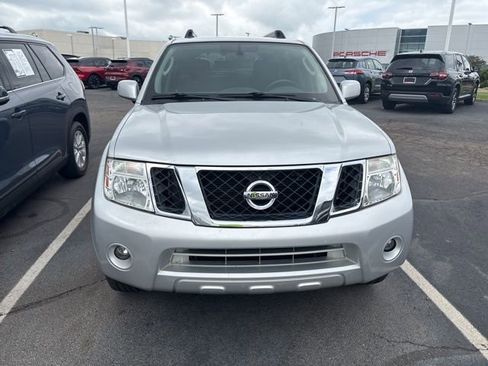 Used 2012 Nissan Pathfinder SV AWD/4WD image 2
