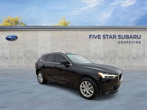 Used 2021 Volvo XC60 T5 Momentum w/ Climate Package image 2