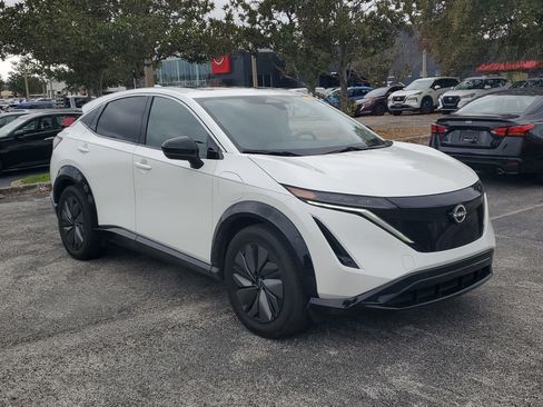 Certified 2025 Nissan Ariya FWD image 3