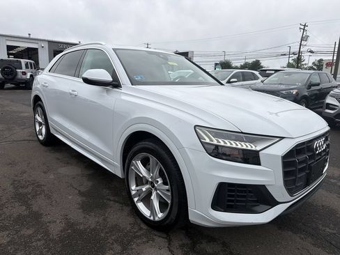 Used 2023 Audi Q8 Premium AWD/4WD image 7