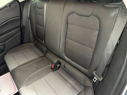 Used 2025 Chevrolet Trax LT image 34