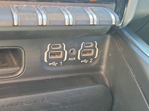 Used 2023 RAM 1500 Laramie AWD/4WD image 22