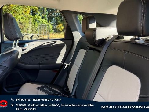 Used 2022 Ford Escape Titanium w/ Titanium Premium Package image 31