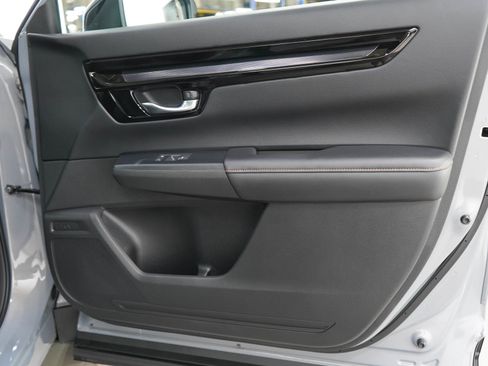 Used 2024 Honda CR-V Sport Touring image 9