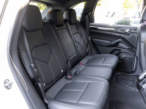 Used 2013 Porsche Cayenne Diesel AWD/4WD image 61